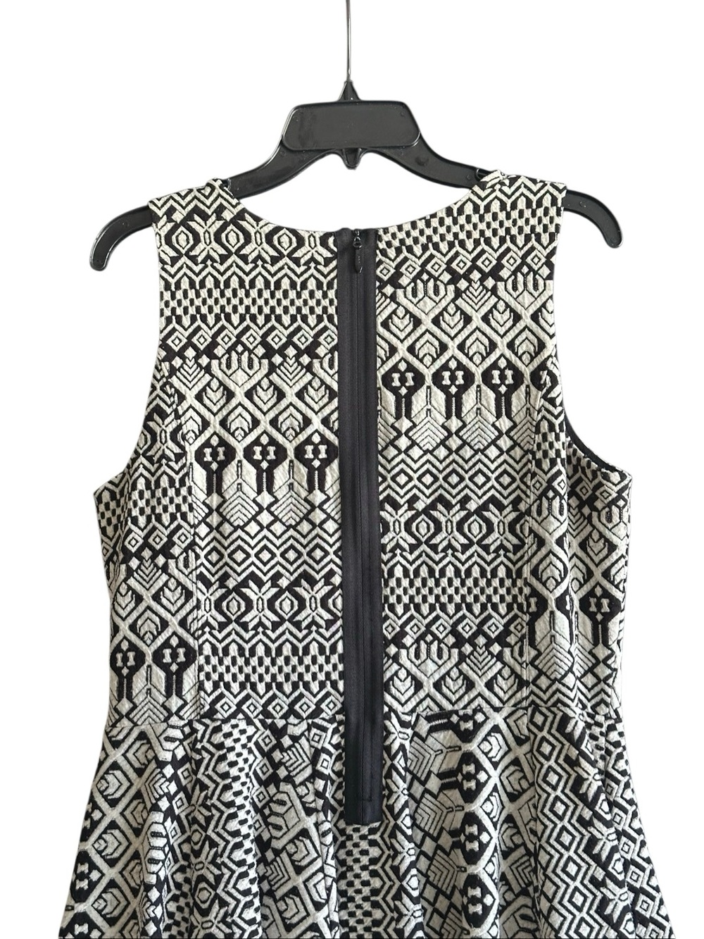 Cynthia Rowley Black & White Geometric Fit-and-Flare Dress. Size Large - Picture 7 of 11